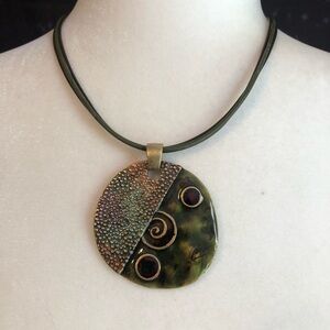 Beautiful Chicos necklace 27$